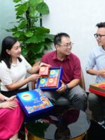 tang-banh-trung-thu-doi-tac